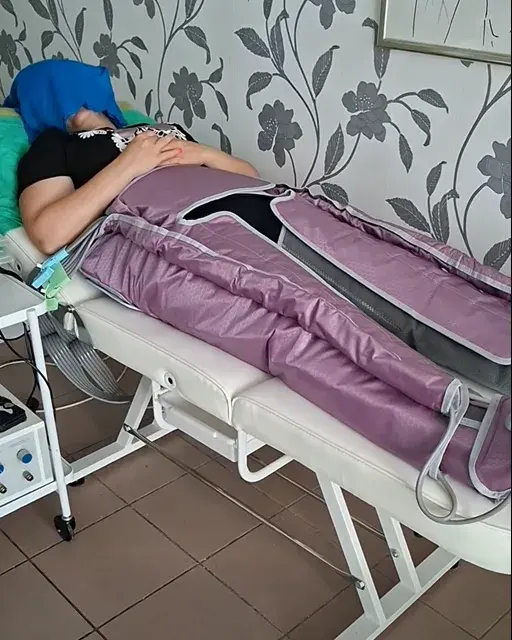 Nyirokmasszázs csizma a lábon